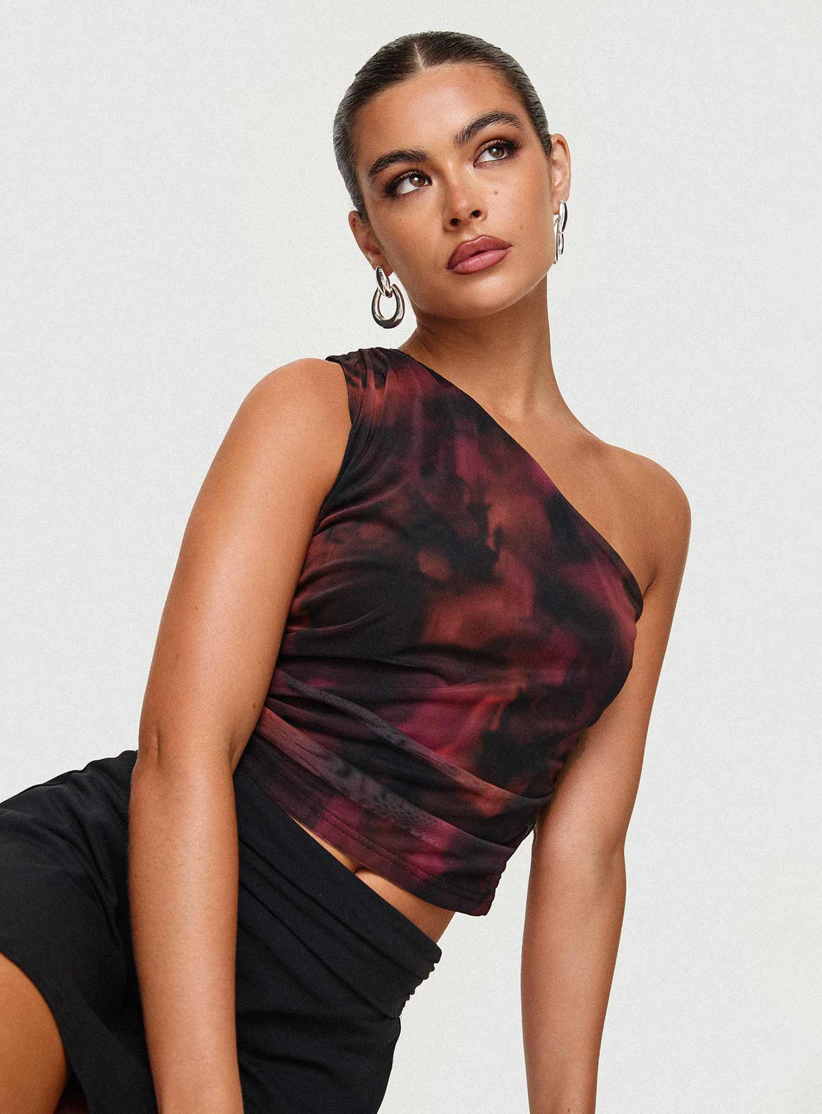 Annem One Shoulder Top Black / Red