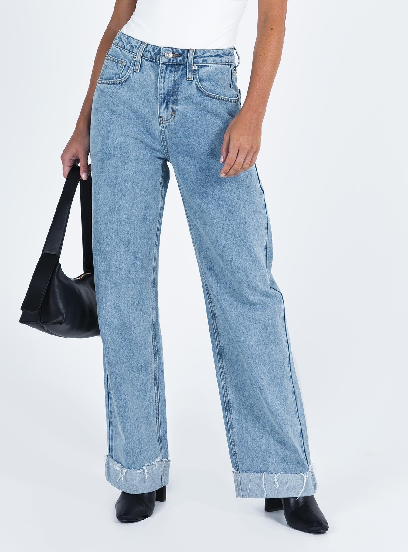 Ollie Mid Rise Straight Leg Jeans Mid Wash