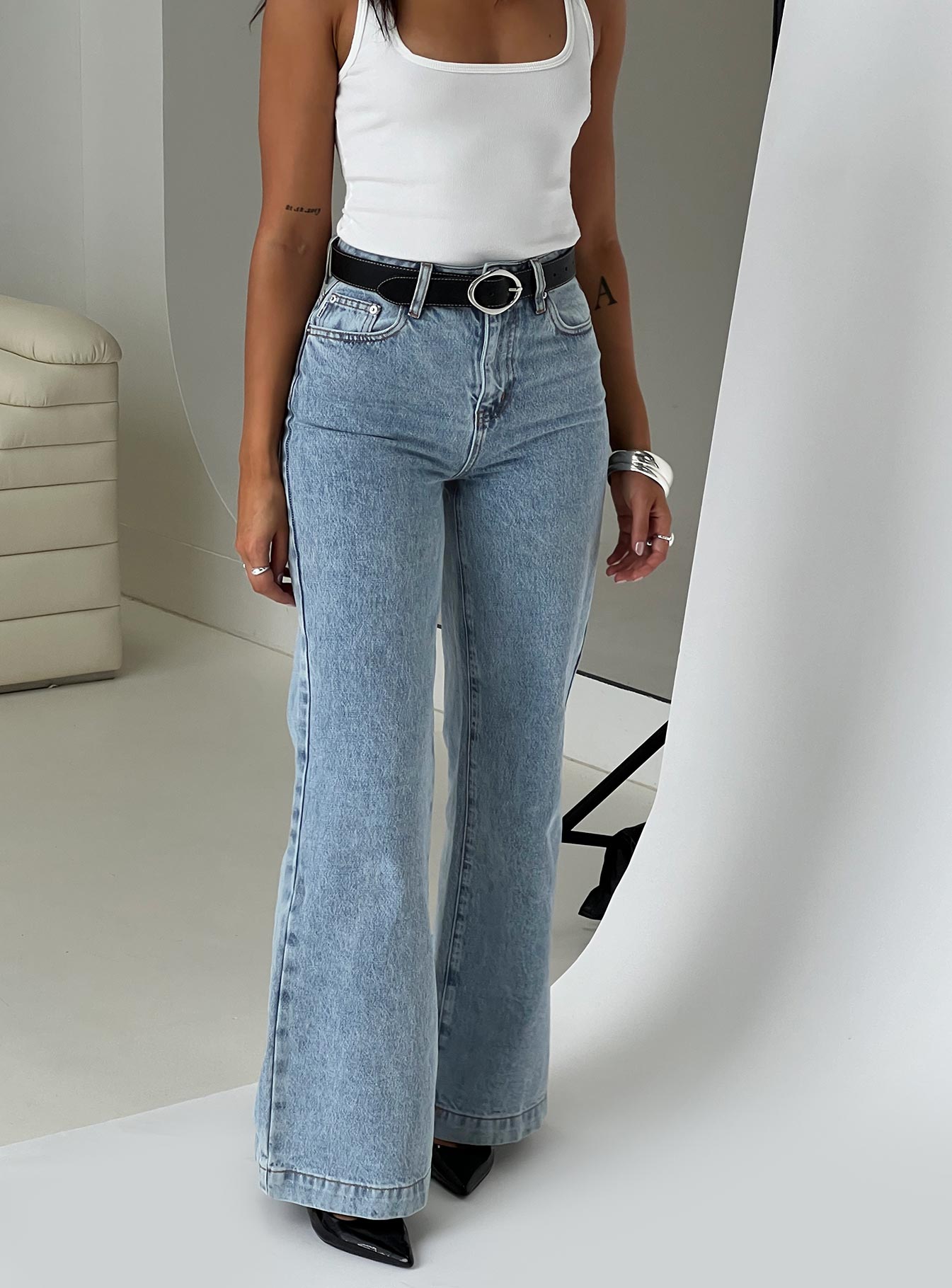 Goldie High Rise Wide Leg Jeans Light Wash