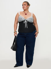 Delvonte Top Black Curve
