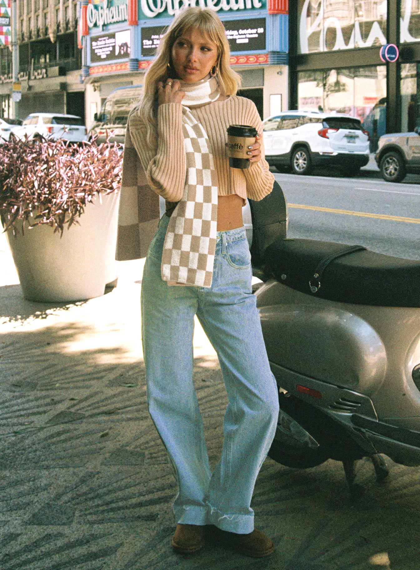 Ollie Mid Rise Straight Leg Jean Light Wash Denim