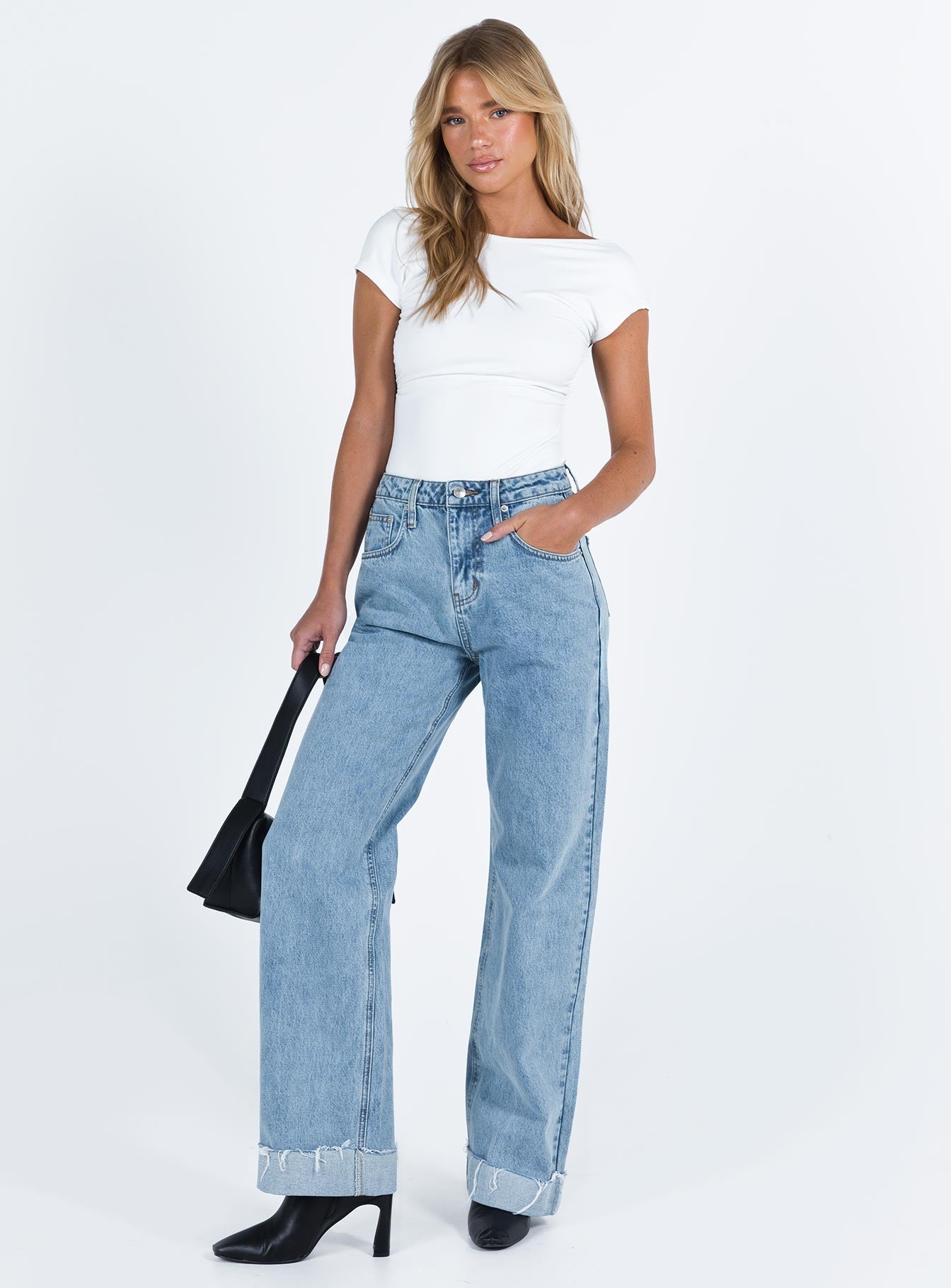 Ollie Mid Rise Straight Leg Jeans Mid Wash