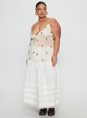 Cinnamon Embroidered Top Cream Curve