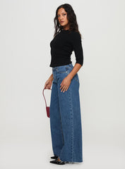 Darla Low Rise Straight Leg Jeans Mid Wash