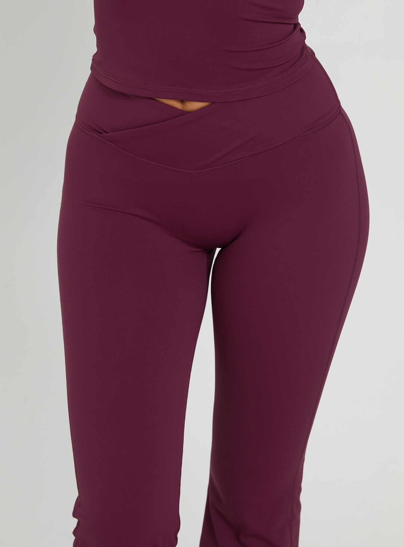 Sunday Session Active Flare Leg Pant Plum