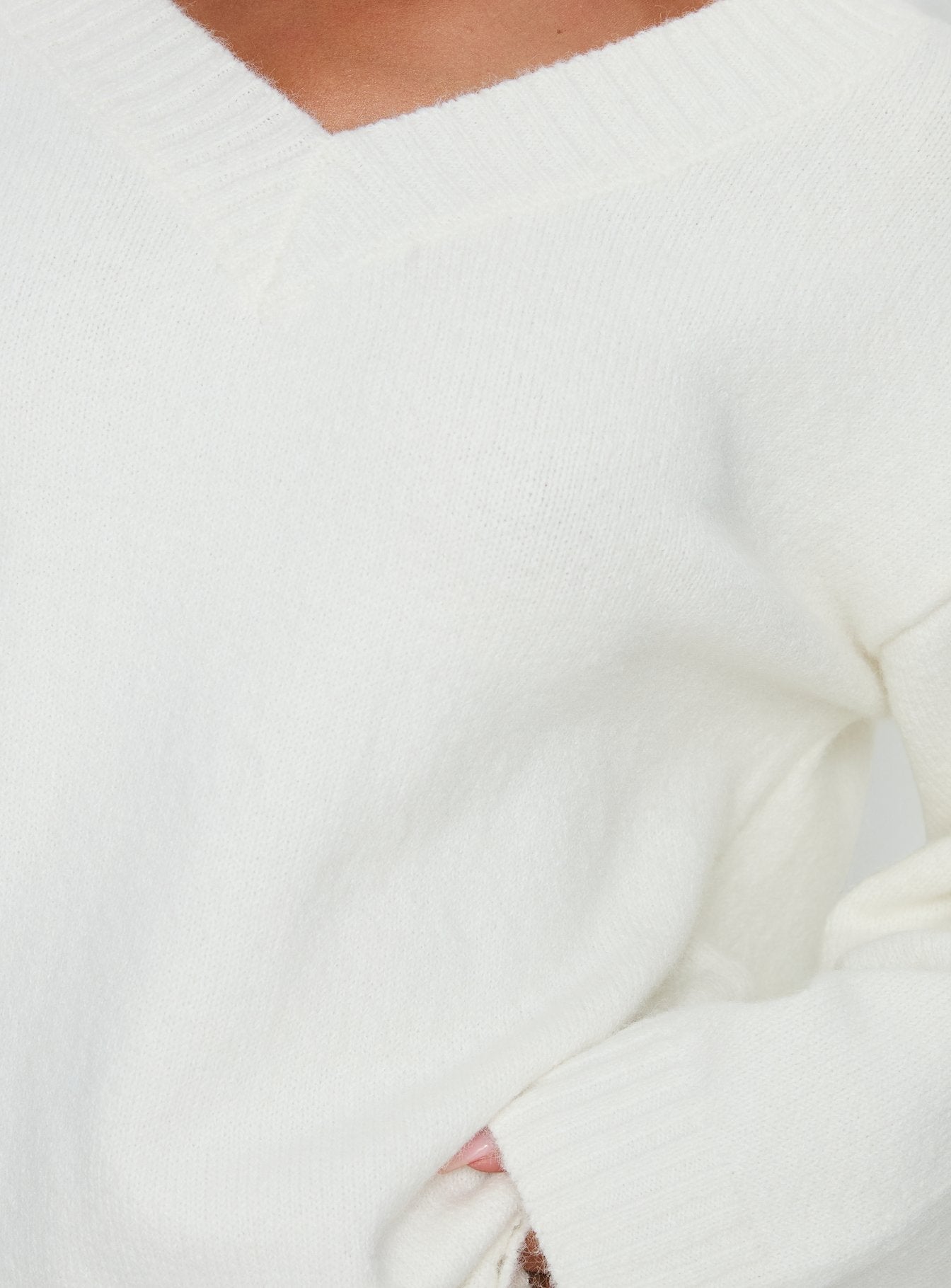 Kaileigh V Neck Knit Sweater Cream