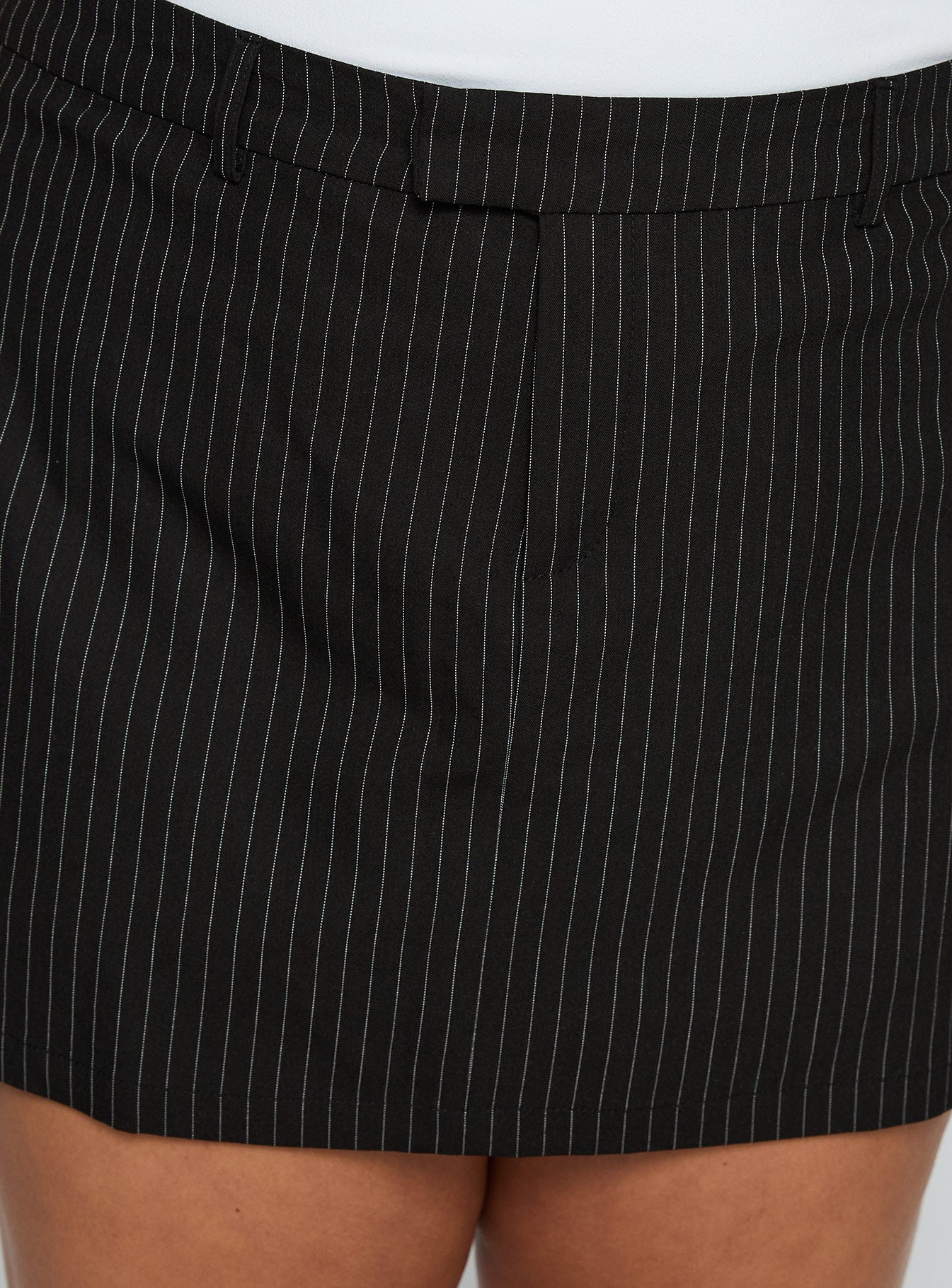 Feminique Skort Black Stripe Curve