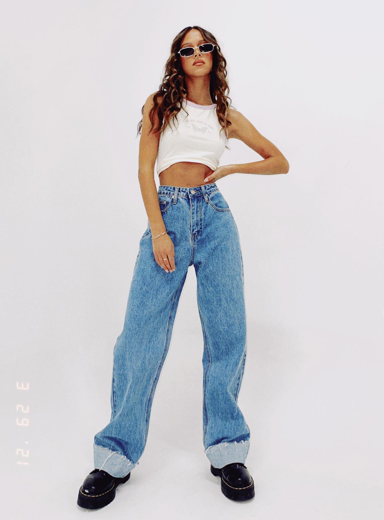 Ollie Mid Rise Straight Leg Jeans Mid Wash Denim