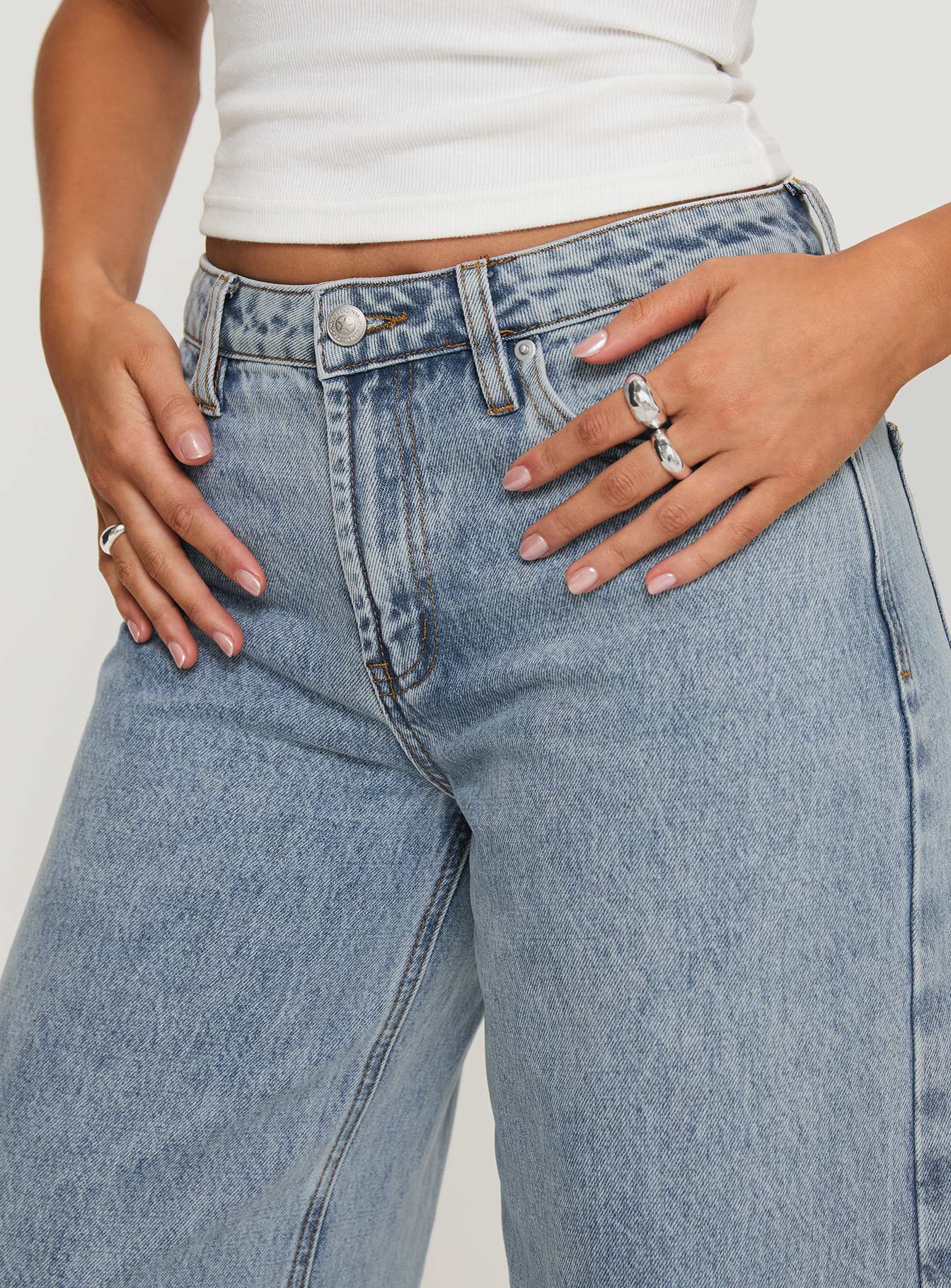 Toby Low Rise Baggy Jeans Light Wash