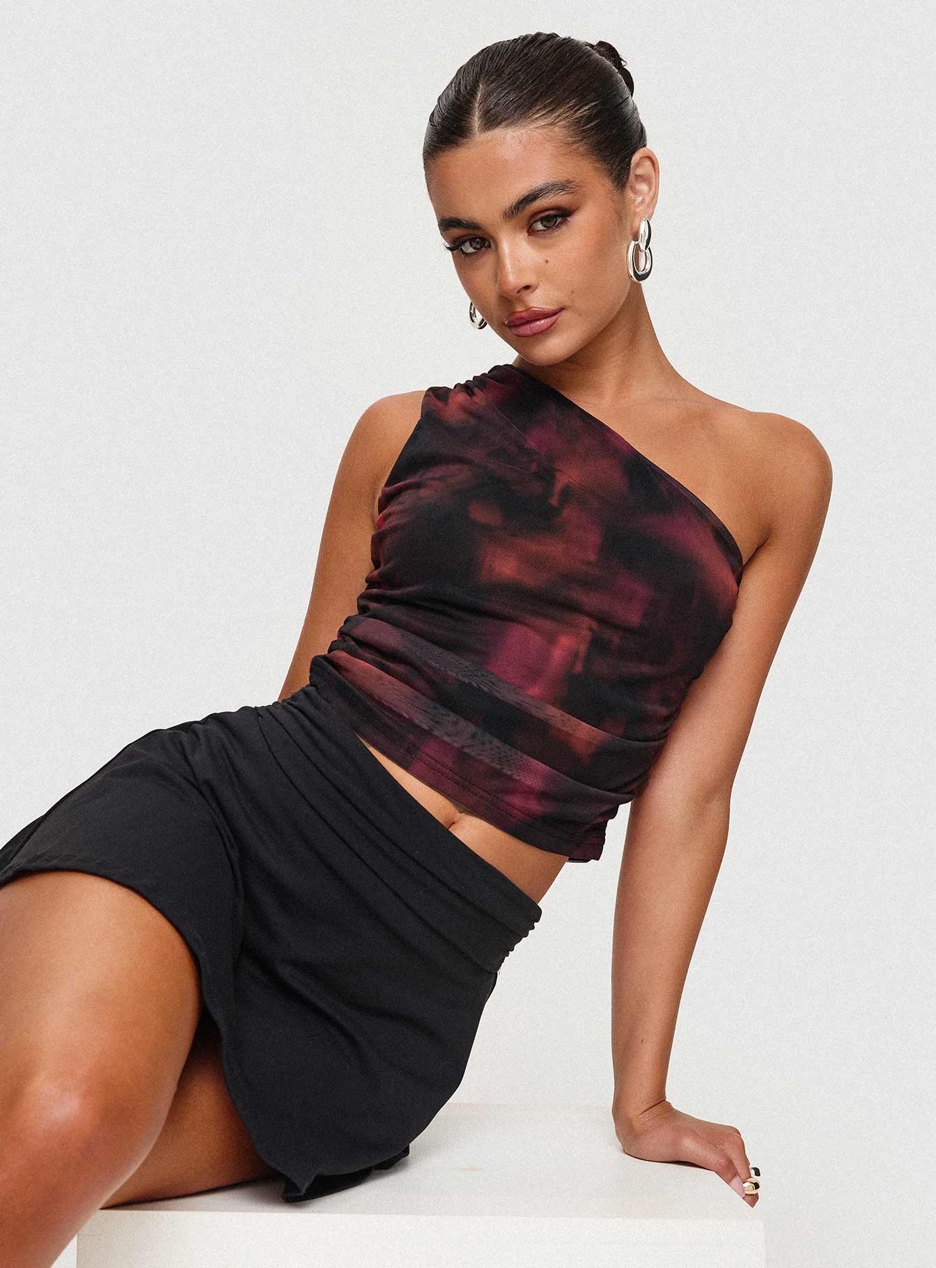 Annem One Shoulder Top Black / Red